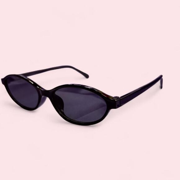 American Vintage Accessories - Classic black oval sunglasses y2k 90s clean girl minimal summer beach